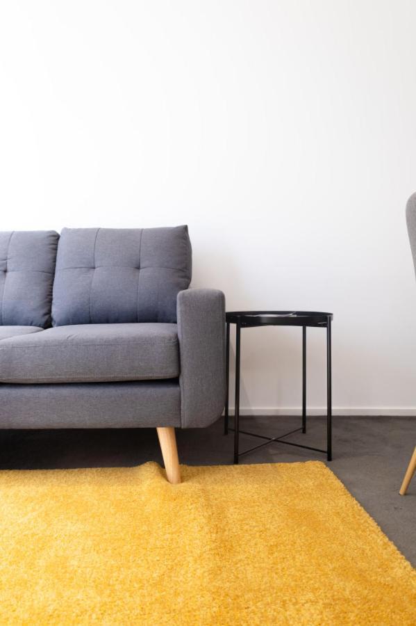 St Kilda Rd Gem, Prime Spot Apartment *